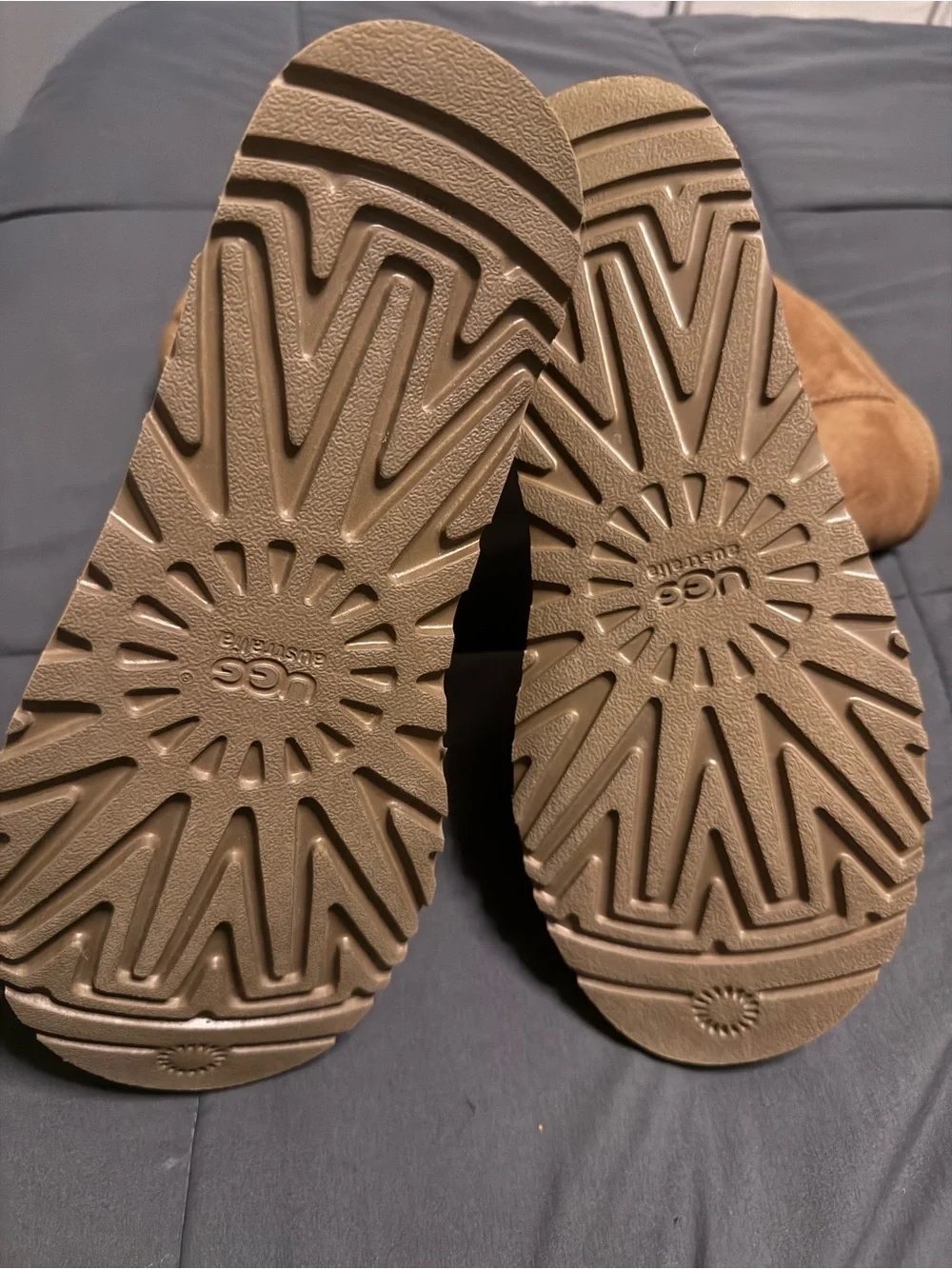 UGG Australia Classic Short Suede Shearling Boots Chestnut Tan Women's 10